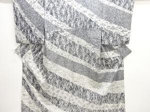 絽流水に草花模様付け下げ小紋着物